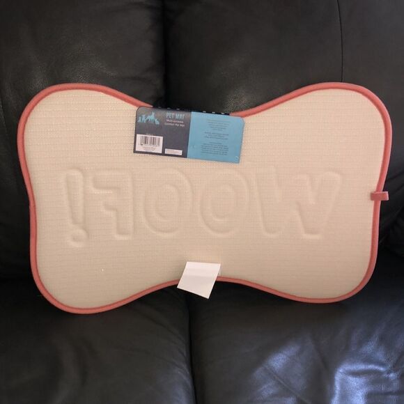 Woof Multi-purpose Comfort Pet Mat in Pink - Picture 5 of 9